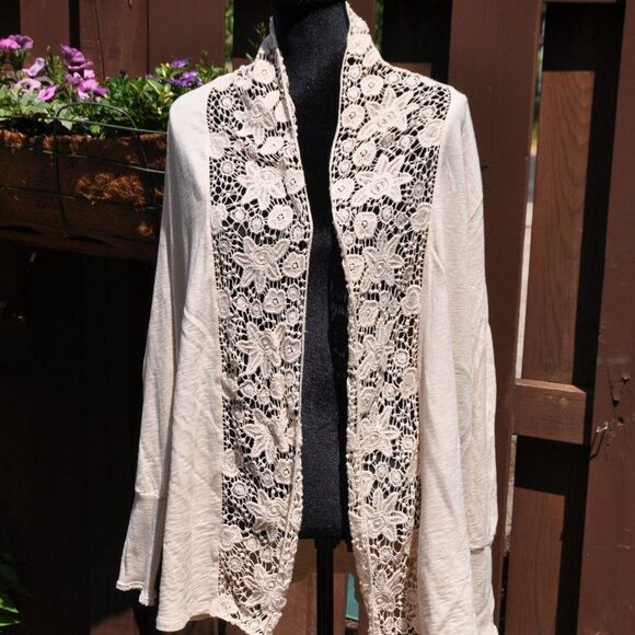 Lucky Brand L Crochet Embroidered Light Weight Knit Cardigan Top NEW - Picture 1 of 4